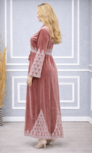 عباية مخمل كوري بتطريز ملكي 709  - بودرة