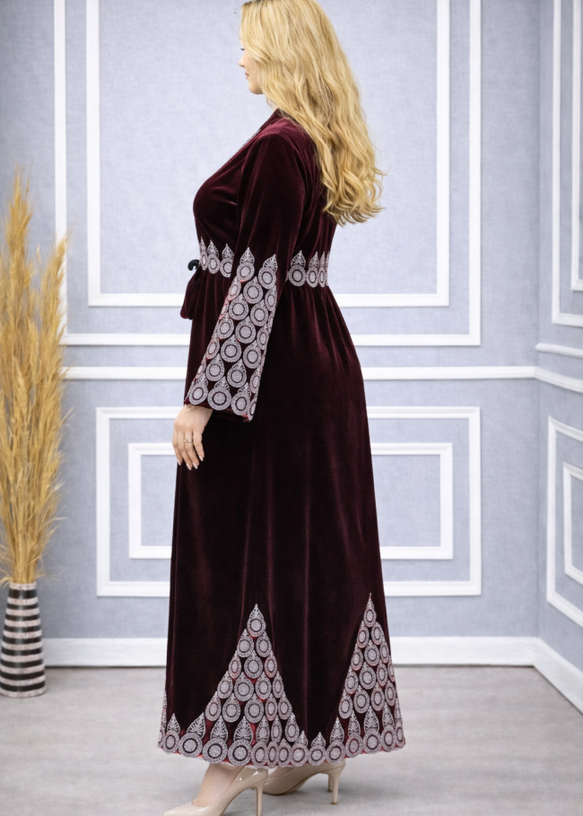 709 عباية مخمل سحاب  - خمري