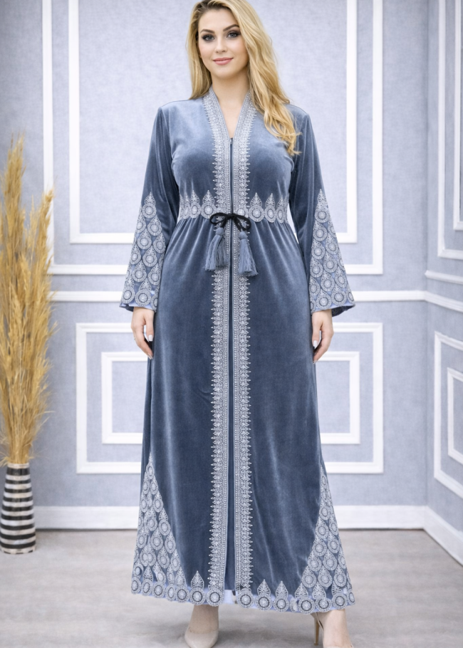 709 عباية مخمل سحاب  - فضي